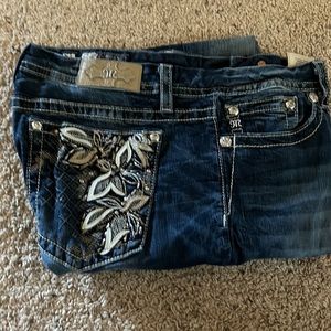 Miss Me Mid-Rise Easy Crop size 36 - Plus Size Bling Jeans